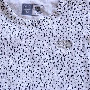 Rampers Hummel 80 cm beżowy w ciapki