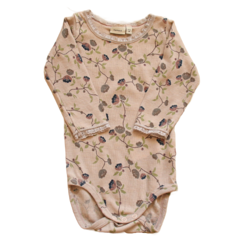 Body Name it 68 cm kwiatuszki.png